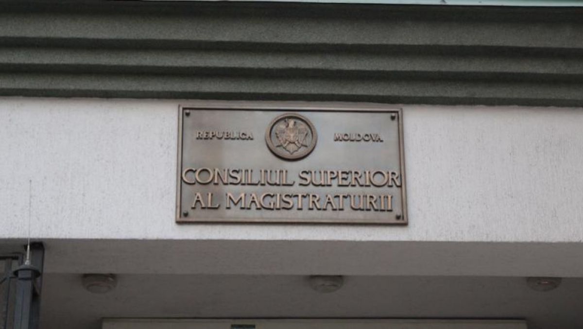 Magistrați controversați vor să fie promovați în sistem