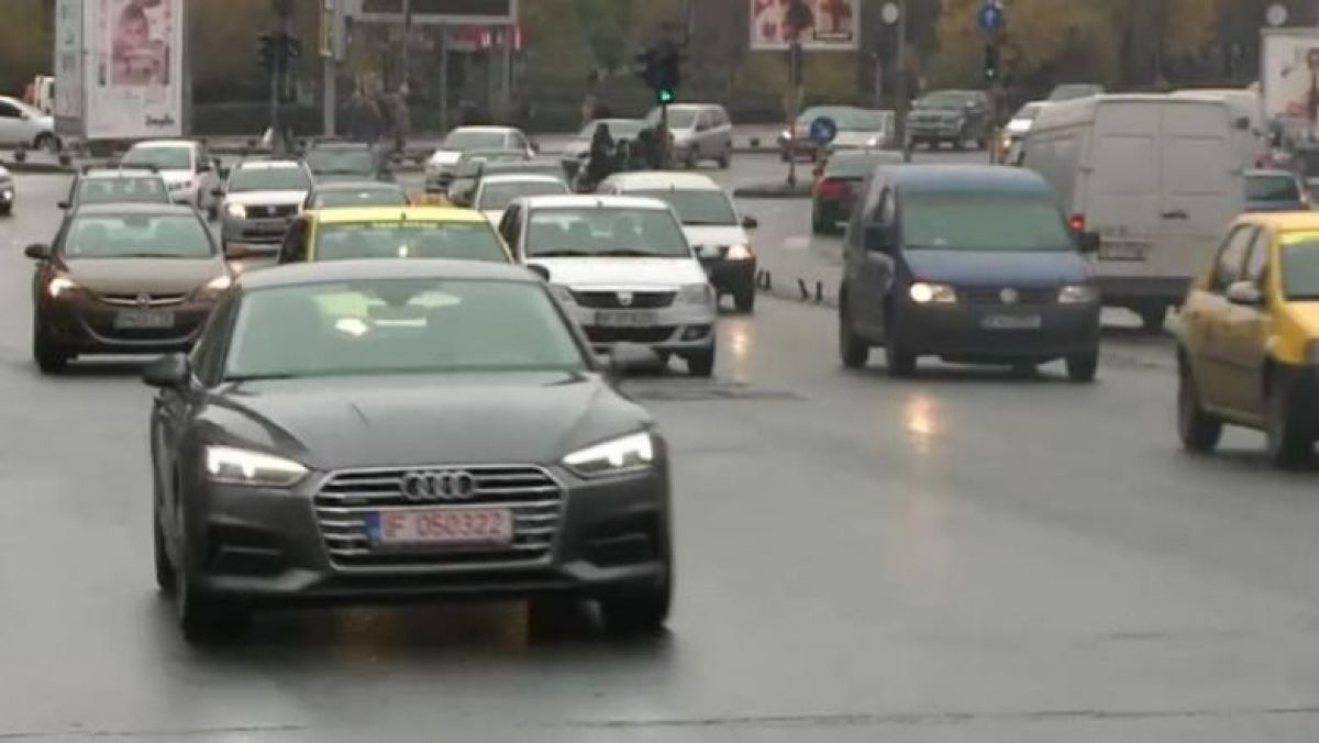 Marea Britanie va interzice mașinile cu motoare pe benzină și motorină din 2035
