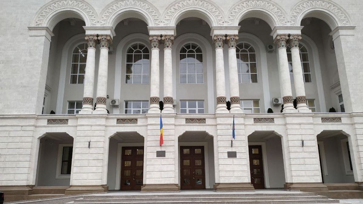 Mesajul anonim al unui procuror: Angajații au fost obligați să semneze declarația celor 600 de acuzatori. Au fost chemați chiar și cei din concedii