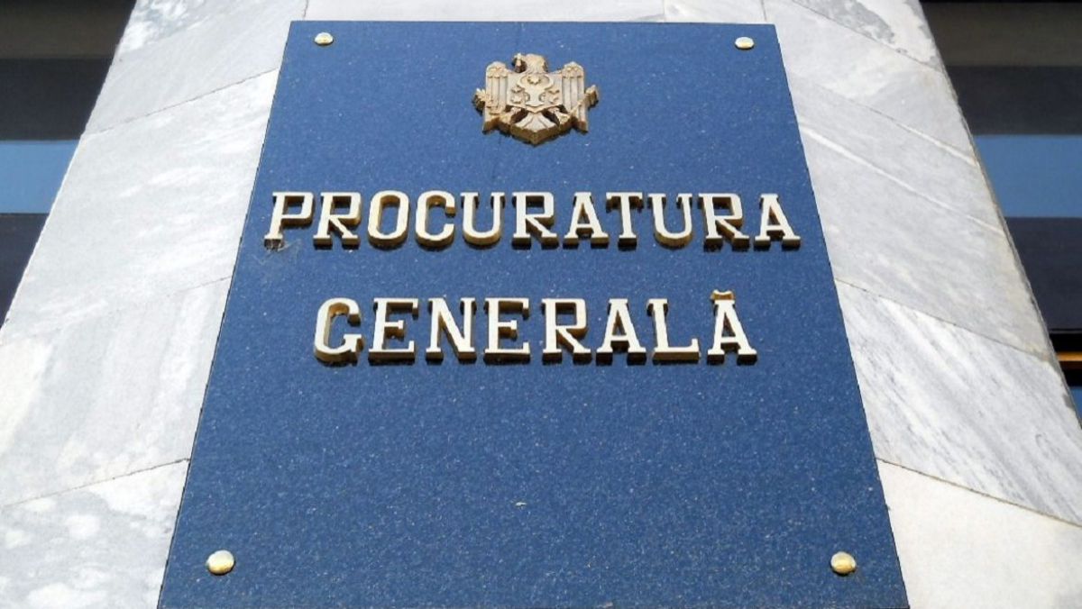 Mirosul neplăcut din Chișinău a ajuns și la Procuratură. Au fost pornite două procese penale