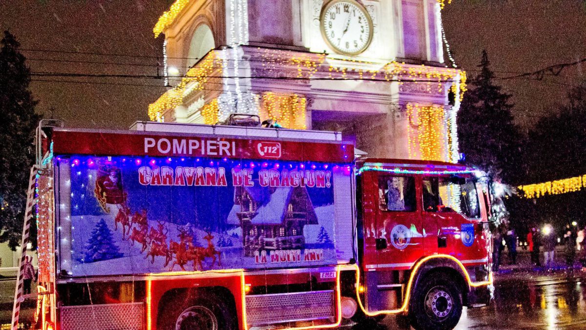 Moș Crăciunii care salvează vieți. Pompierii și salvatorii au pornit în caravana de Crăciun (FOTO)