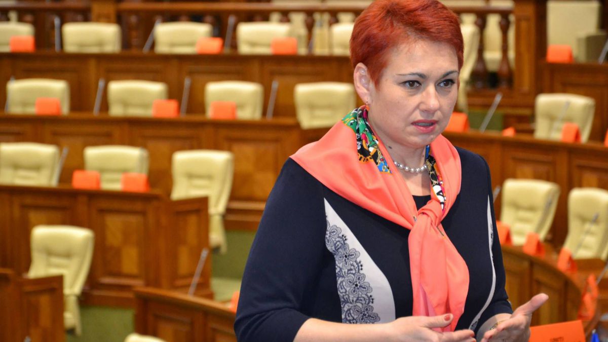 Nașa lui Vlad Plahotniuc, democrata Raisa Apolschii, numită de Parlament în funcția de judecător al Curții Constituționale