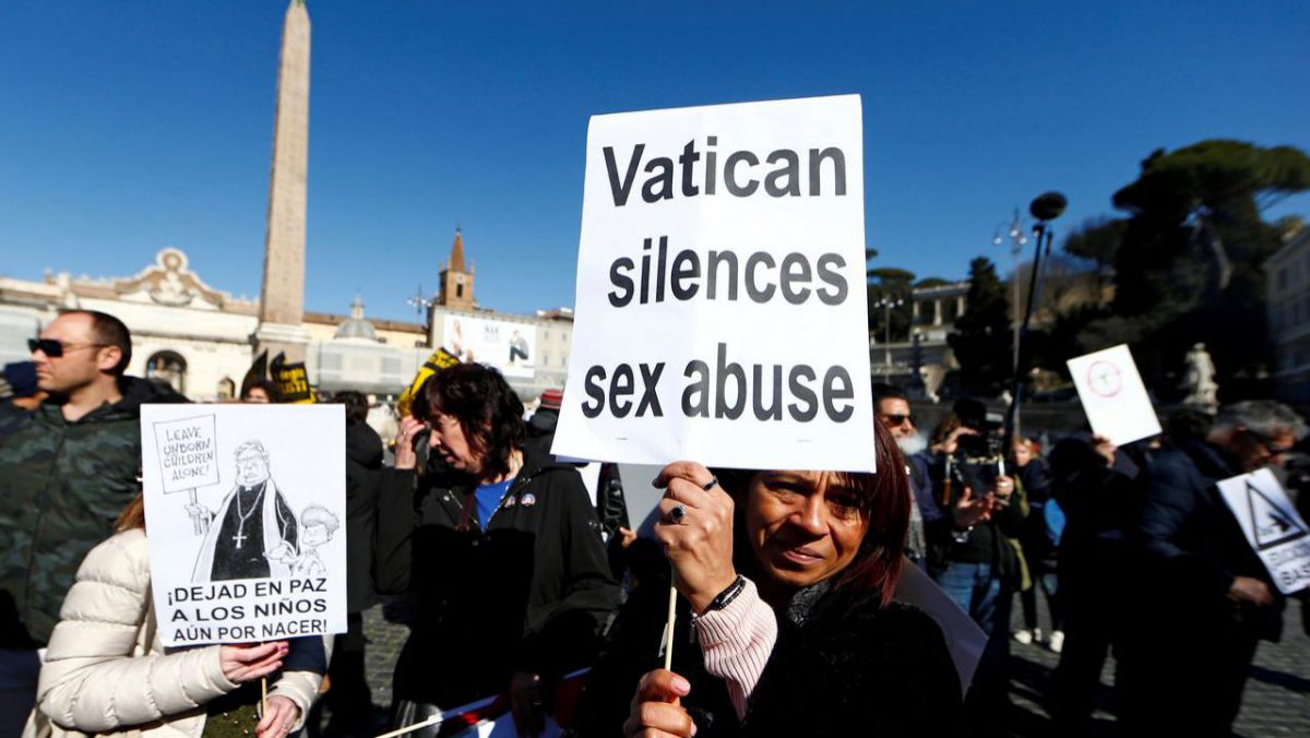 Nouă fețe bisericești de la Vatican sunt cercetate pentru că au abuzat sexual, în grup, doi copii