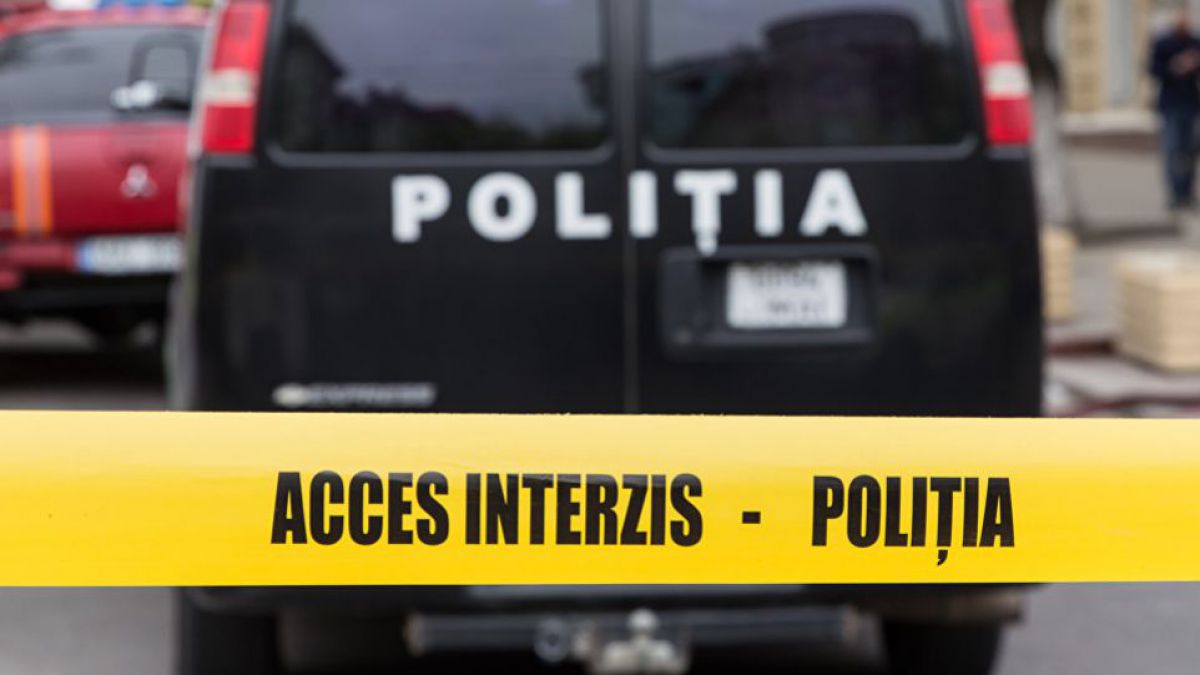 O femeie a fost lovită mortal de o mașină. Șoferul a fugit de la locul faptei