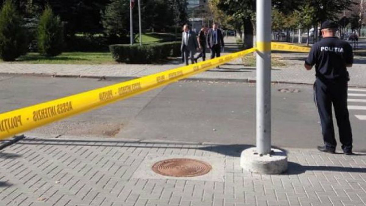 UPDATE O filială a unei bănci din Chișinău, prădată de hoți care nu au lăsat urme
