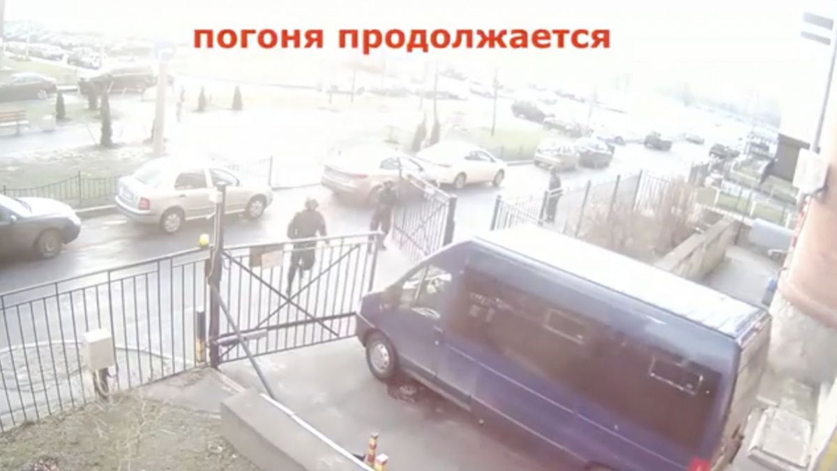 Operațiune specială ajunsă de râsul internauților. Cum încerca o echipă a OMON-ului rusesc să prindă niște infractori (VIDEO)