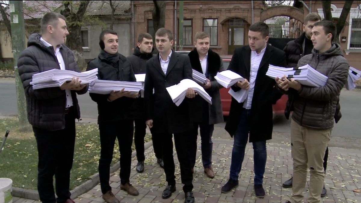 PD a depus, la sediul delegației UE, 100.000 de semnături prin care solicită să fie verificat dacă Sandu și Năstase au legătură cu furtul miliardului