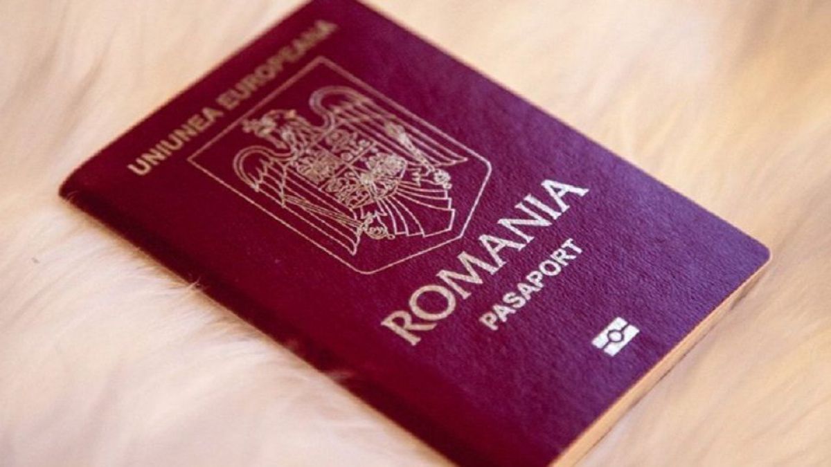 Pașapoartele românești pot fi cumpărate cu 12 dolari, pe dark web