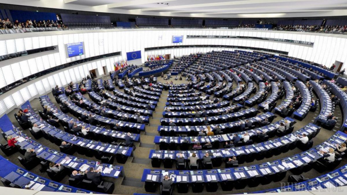 Parlamentul European a adoptat Rezoluția care condamnă Pactul Ribbentrop-Molotov. Ce angajamente și-a asumat