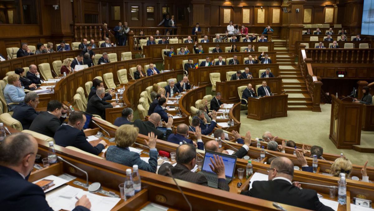 Parlamentul va examina astăzi legea bugetului pentru 2019