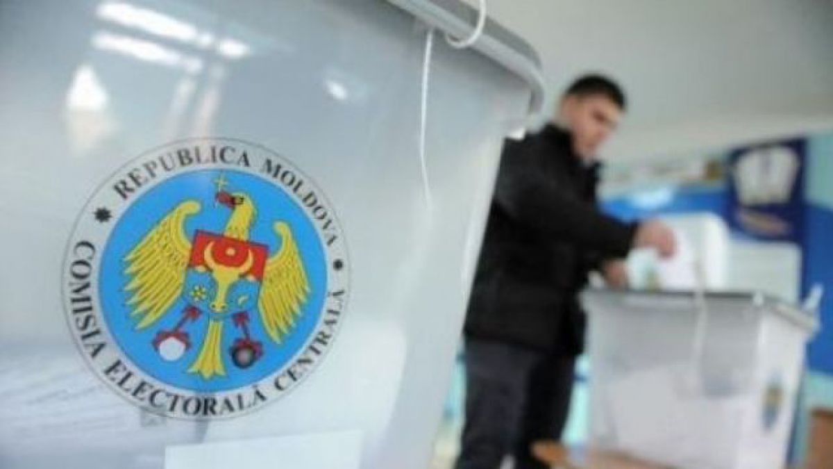 Partidul Democrat și Partidul Comuniștilor, participanți la referendum. Aceștia au fost înregistrați astăzi la CEC
