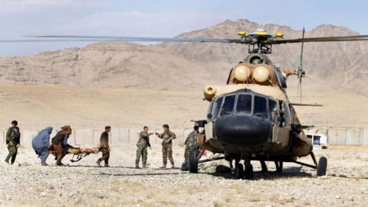 Piloții moldoveni, eliberați din Afganistan, au revenit acasă. Igor Dodon: „Să le oferim o pauză de liniște și confort pentru reabilitare”