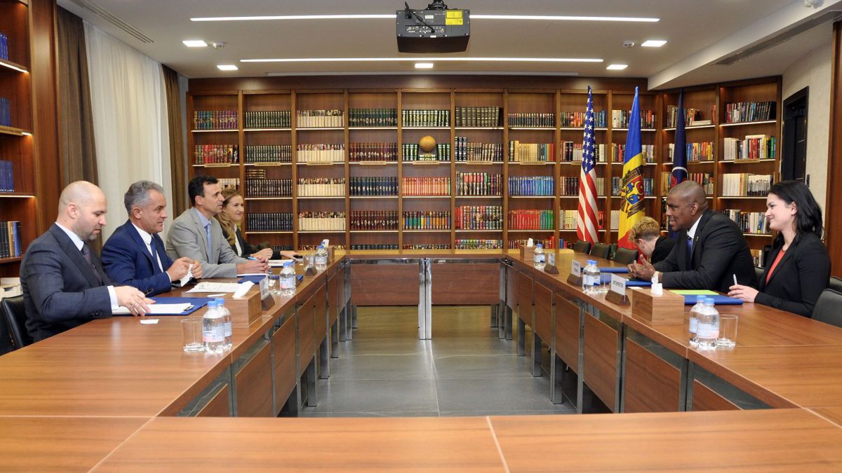 Plahotniuc se află la Miami? Răspunsul ambasadorului SUA în RM