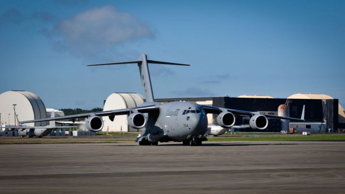 Politico: România ar duce tratative cu Boeing pentru achiziționarea unui sistem de rachete