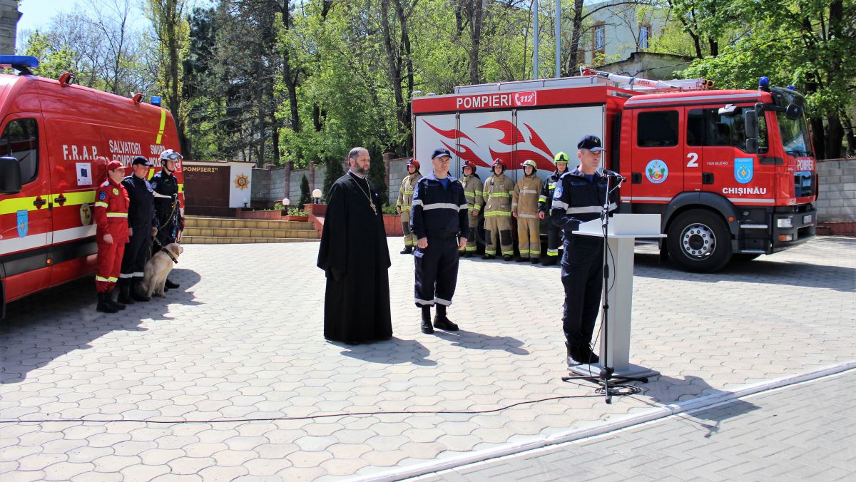 Pompierii vor lucra de Paște în regim normal. Recomandările specialiștilor pentru preoți dar și pentru enoriași
