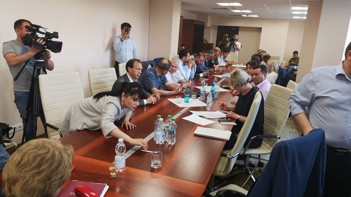 Prevederile acordul temporar dintre PSRM și ACUM și ordinea de zi a ședinței Parlamentului (DOC)