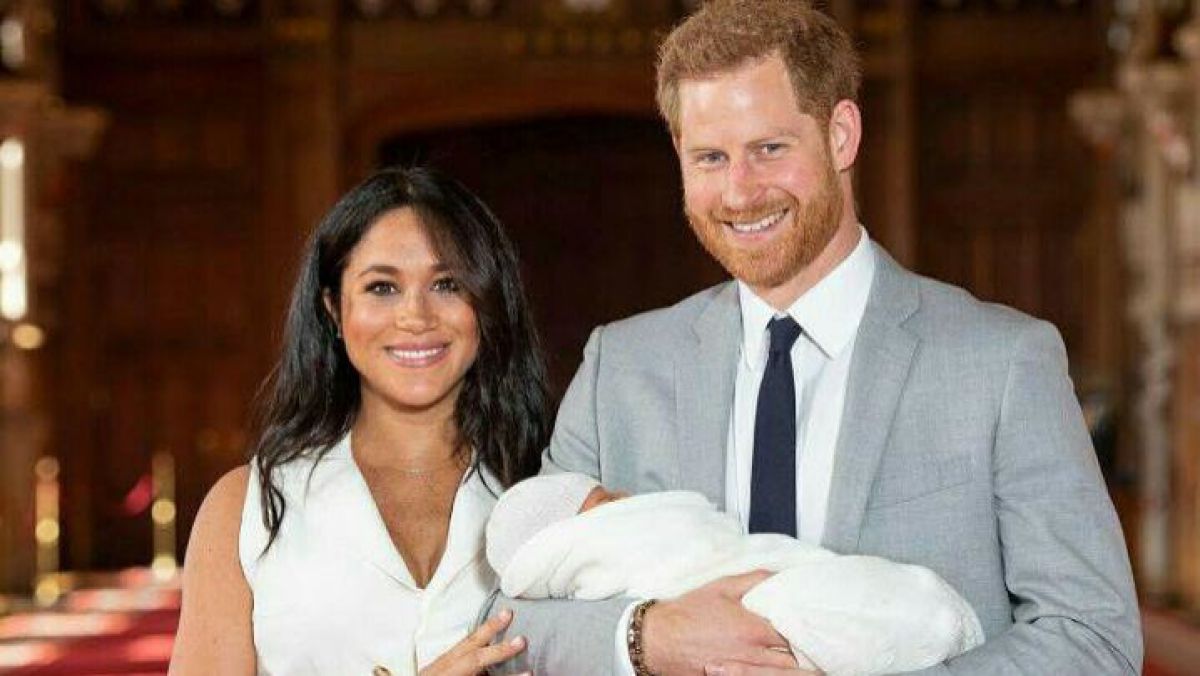 Primele imagini cu bebelușul Ducilor de Sussex (FOTO, VIDEO)