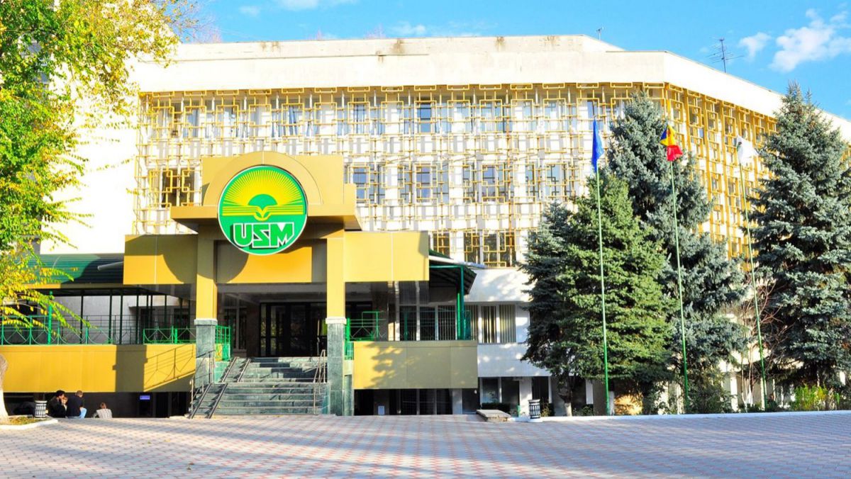 Procurorii efectuează percheziții la decanul Facultății de Drept a USM