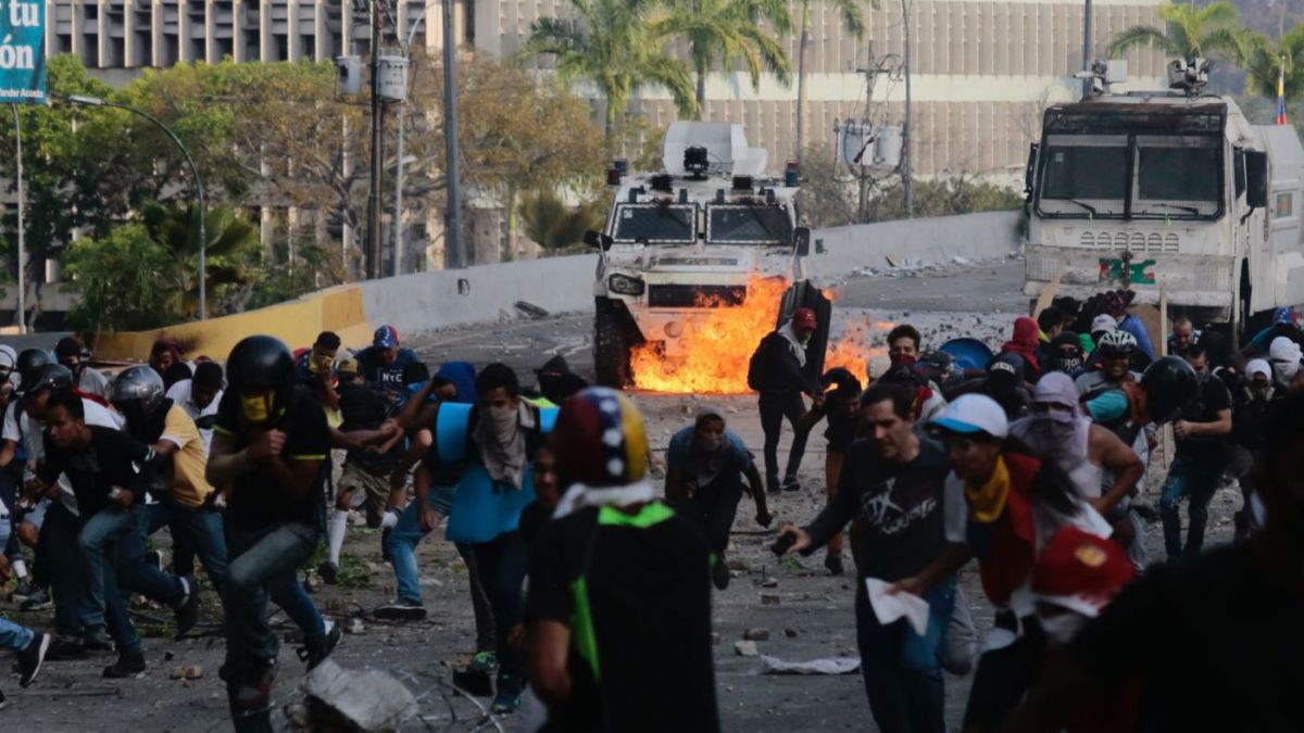 Protestele din Venezuela: O femeie a murit în urma confruntărilor dintre manifestanţi şi forţele de ordine