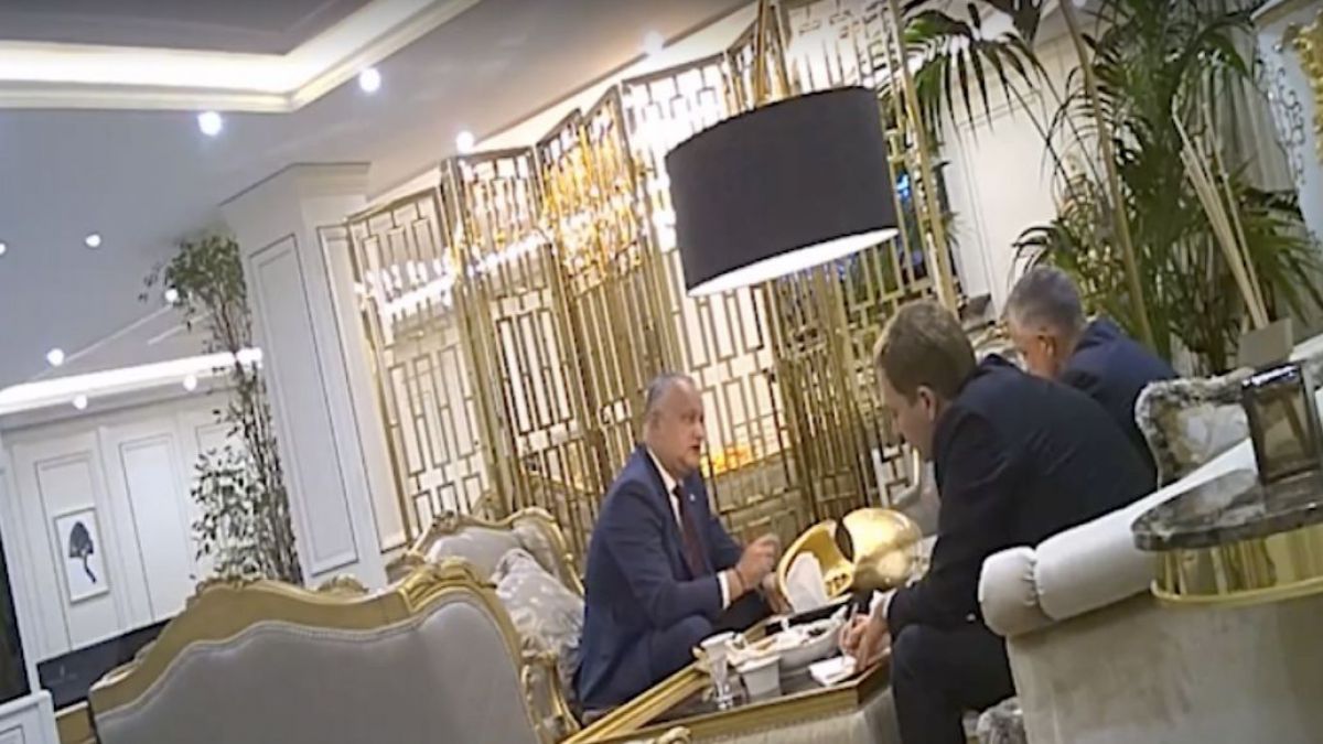 Publika dezvăluie un video de la întâlnirea dintre Dodon și Plahotniuc. Președintele se aude negociind un „acord secret” (VIDEO)