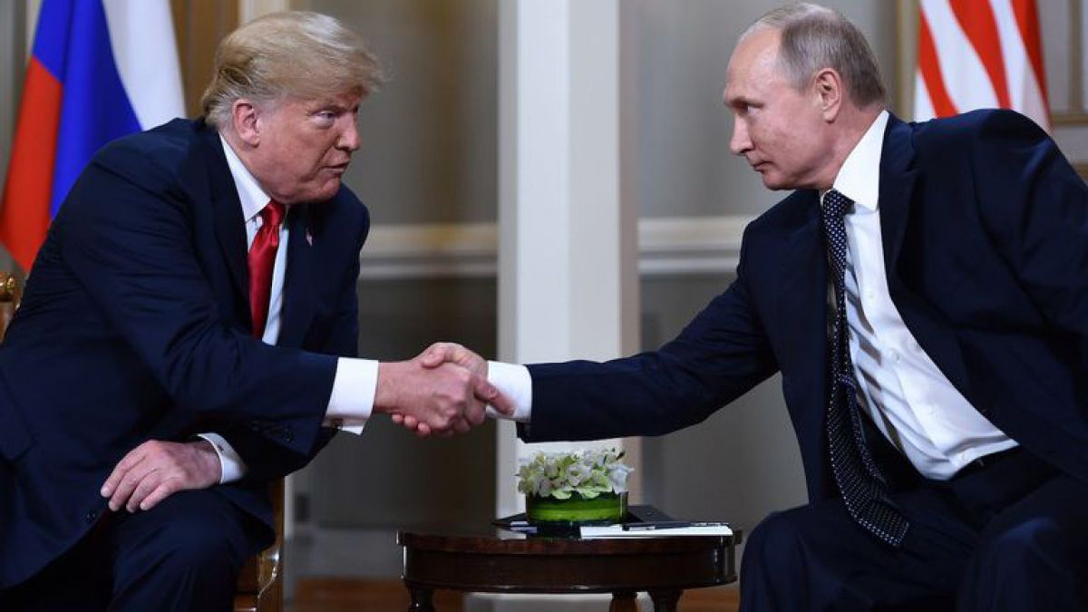 Putin către Trump: Donald, uită-te în oglindă și vezi cine a scumpit petrolul