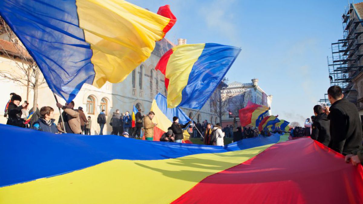 România sărbătorește Ziua Națională. Oficialii de la Chișinău vin cu felicitări
