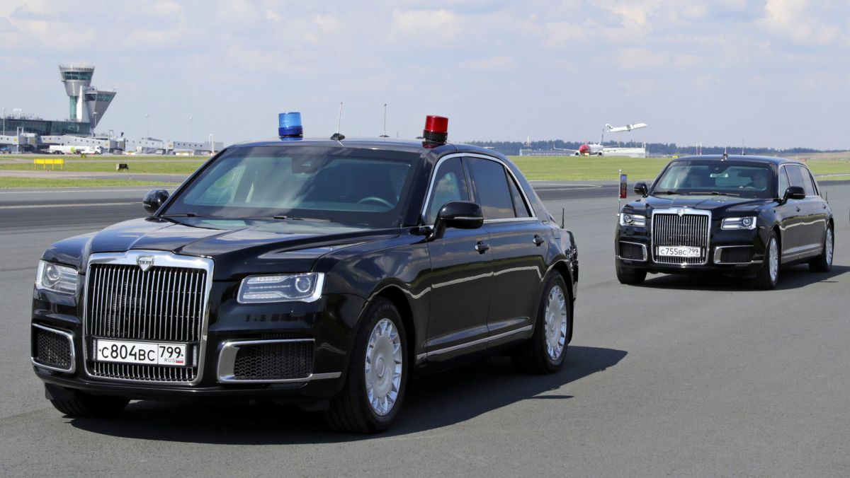 Rusia a început să vândă limuzine similare cu cele utilizate de Vladimir Putin