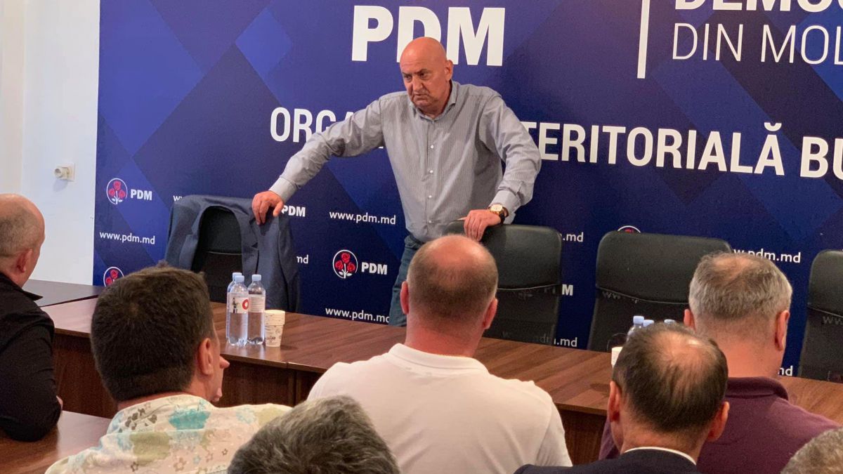 S-a vrut deputat, dar a ajuns consilier în CMC. Veaceslav Nedelea, învestit într-o nouă funcție