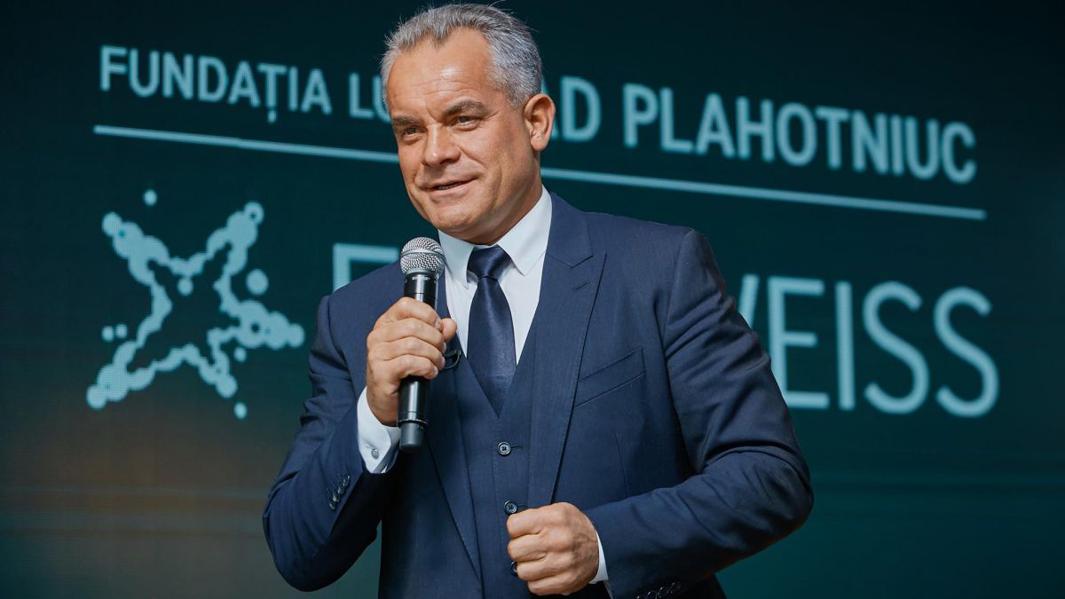 Sîrbu neagă că PDM și-ar face capital politic pe seama fundației lui Plahotniuc. „Sunt banii lui personali. A venit în politică bogat”
