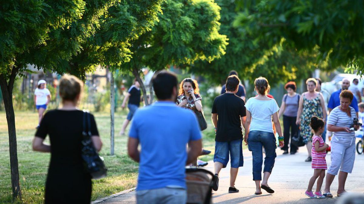 Ce salariu ar motiva oamenii să nu plece peste hotare sau ce partide se bucură de popularitate. Iată ce au spus moldovenii