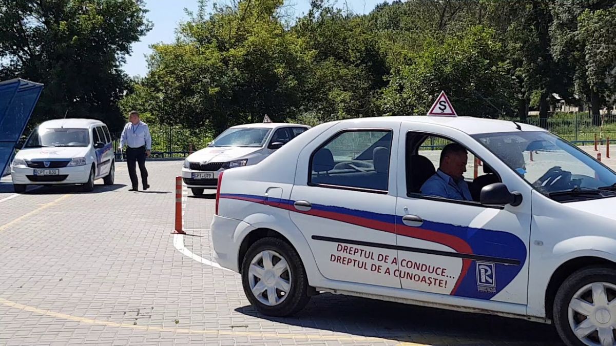 Școlile auto au reluat lecțiile practice. În ce condiții au loc orele, în contextul epidemiei COVID-19