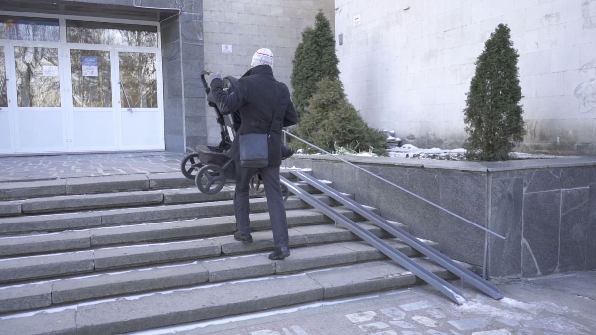 Secții de vot inaccesibile pentru cei cu nevoi speciale. De la promisiuni, la realitate (VIDEO)