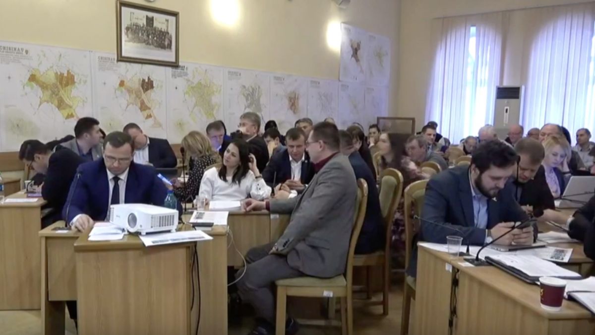 Ședință cu scântei la Primărie. Chirtoacă pe punctul de a fi agresat de colegi (FOCUS)