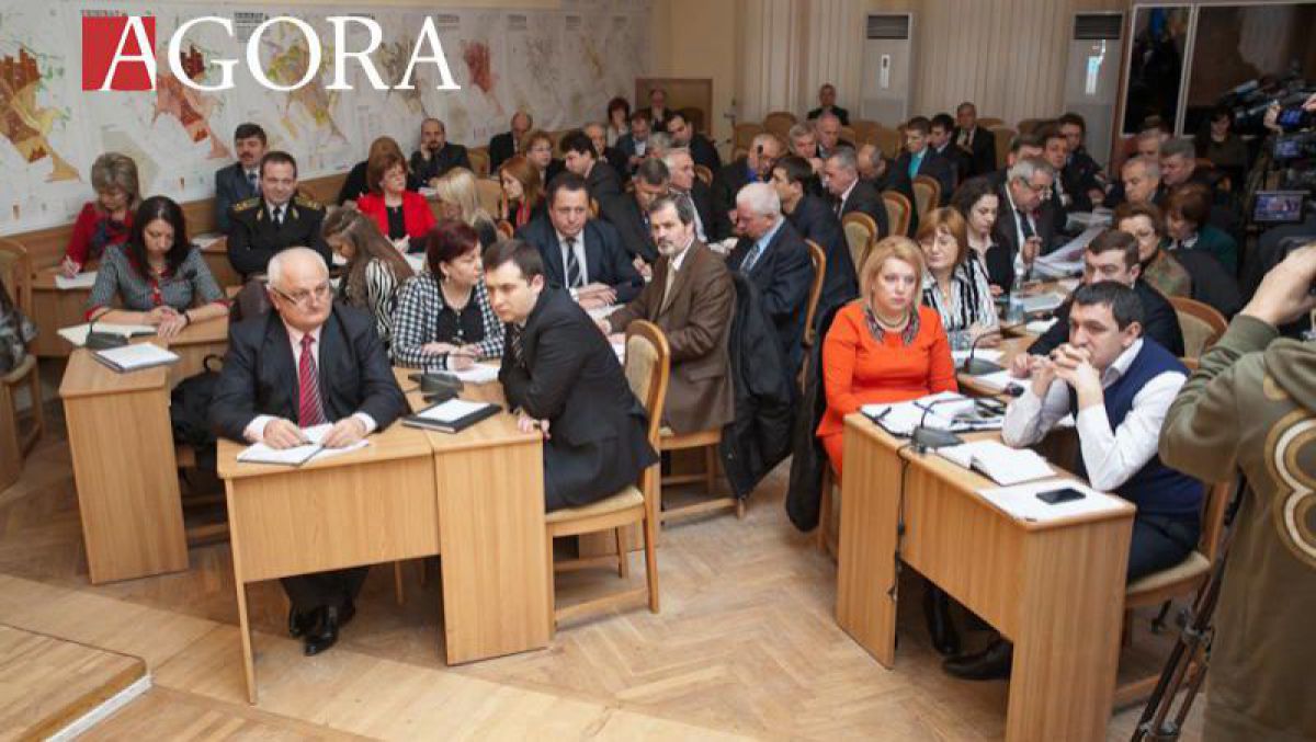 Ședința Primăriei, întreruptă de protestatarii socialiști