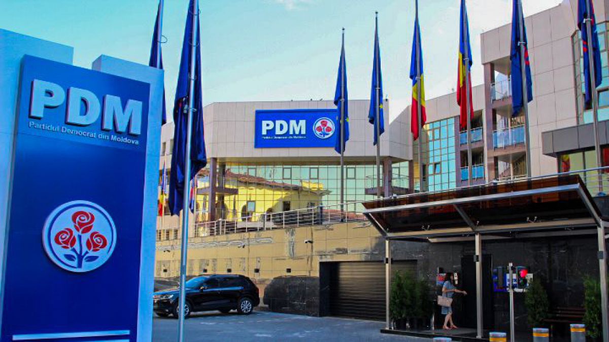 De la „sediu modest” la unul pe care nu-l pot plăti. Cum au ajuns democrații să renunțe la clădirea luxoasă din strada Armenească, părăsită anterior de PCRM (VIDEO)