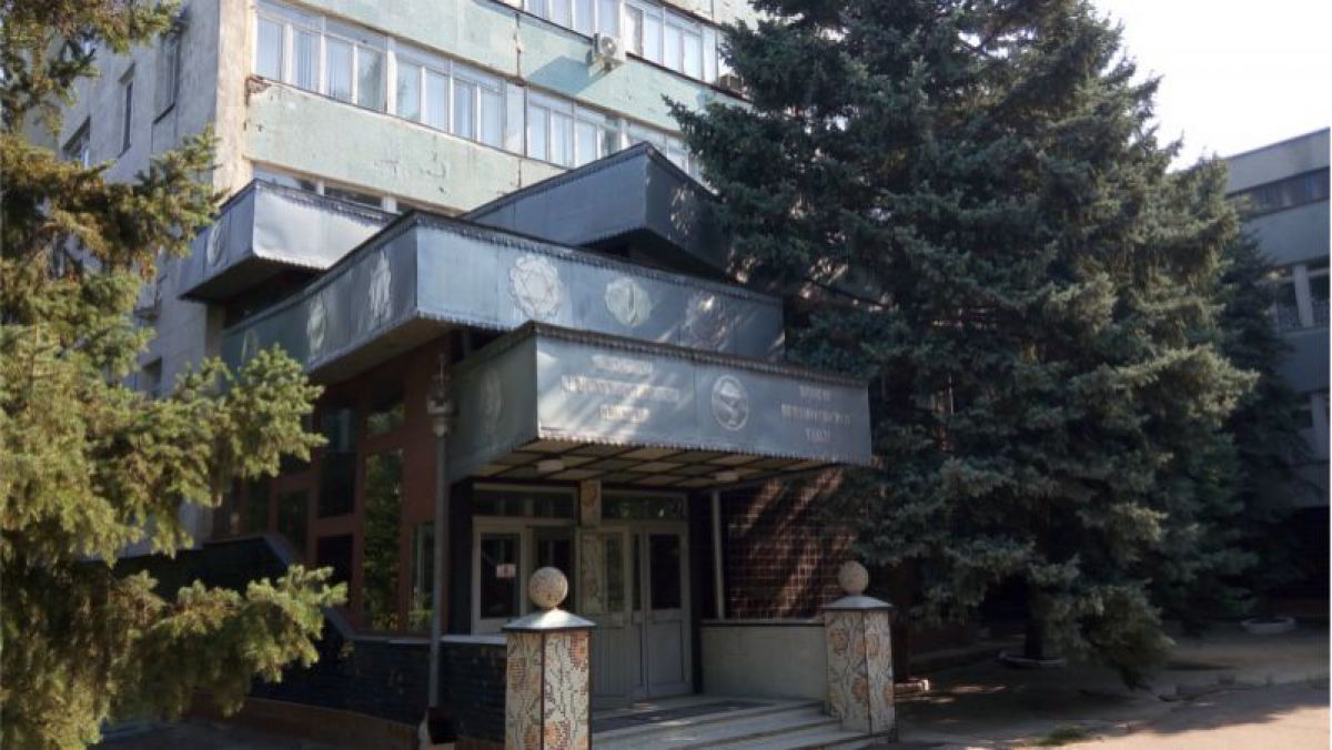 VIDEO. Șefa blocului alimentar al Spitalului de Psihiatrie din Bălți fura mâncarea destinată bolnavilor
