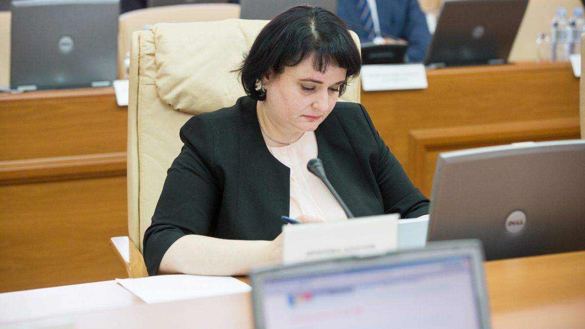 Șefa de la Sănătate: „Dacă cifrele vor crește, situația va fi critică. Medicii lucrează la limita extenuării”