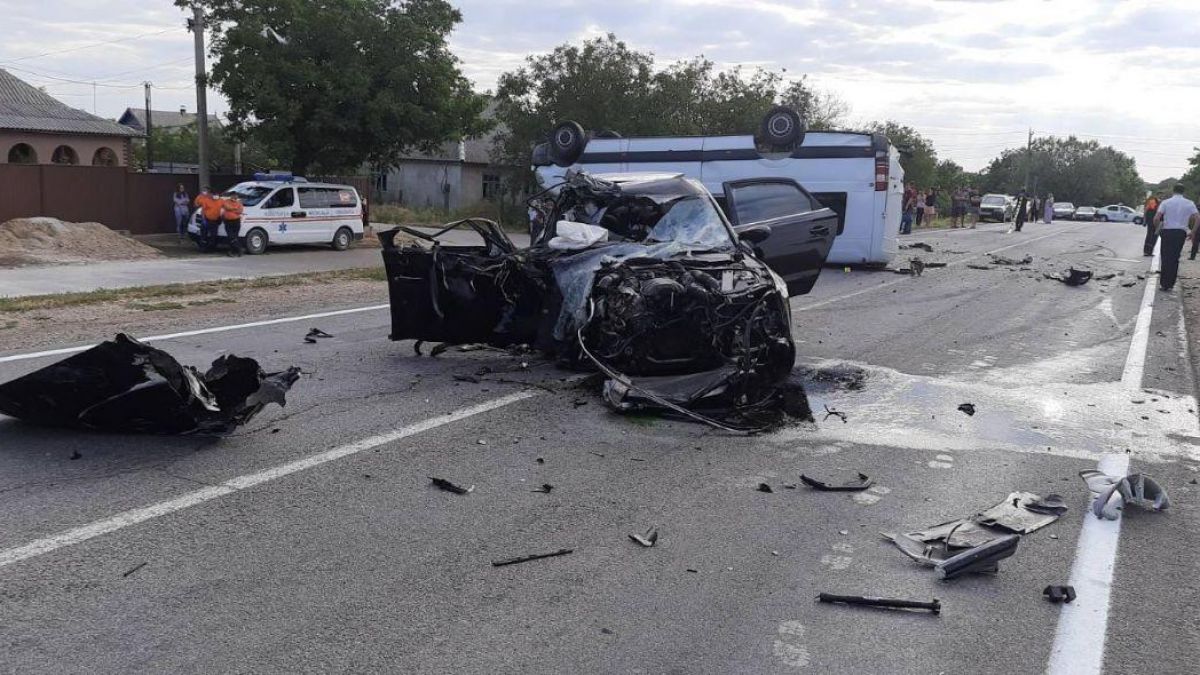 Șoferul beat care a provocat accidentul de la Răscăieți a fost reținut pentru 72 de ore