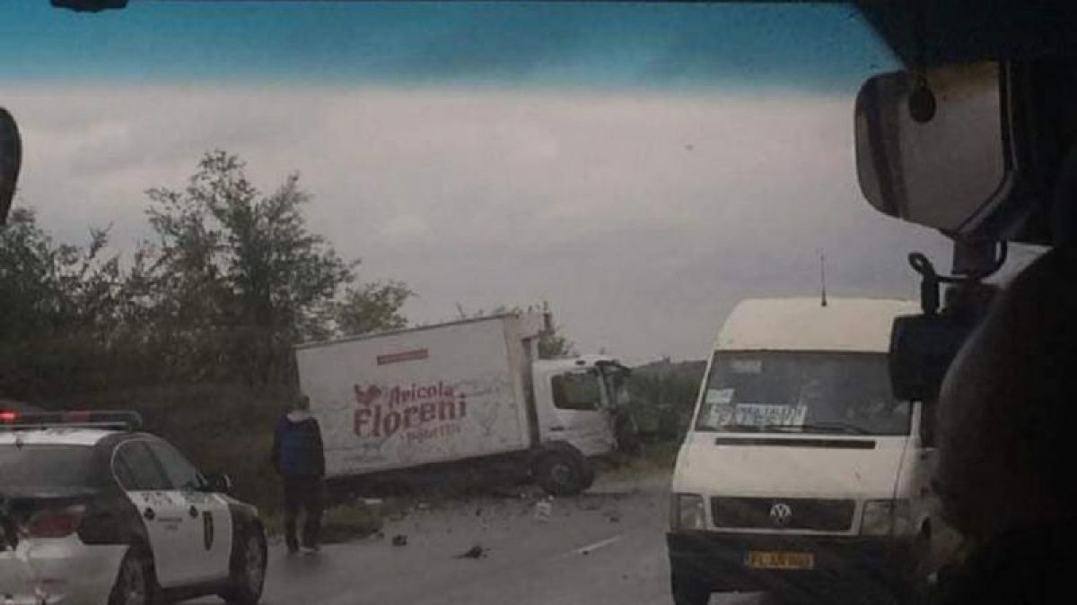 Șoferul camionului implicat în accidentul prezidențial riscă până la trei ani de închisoare