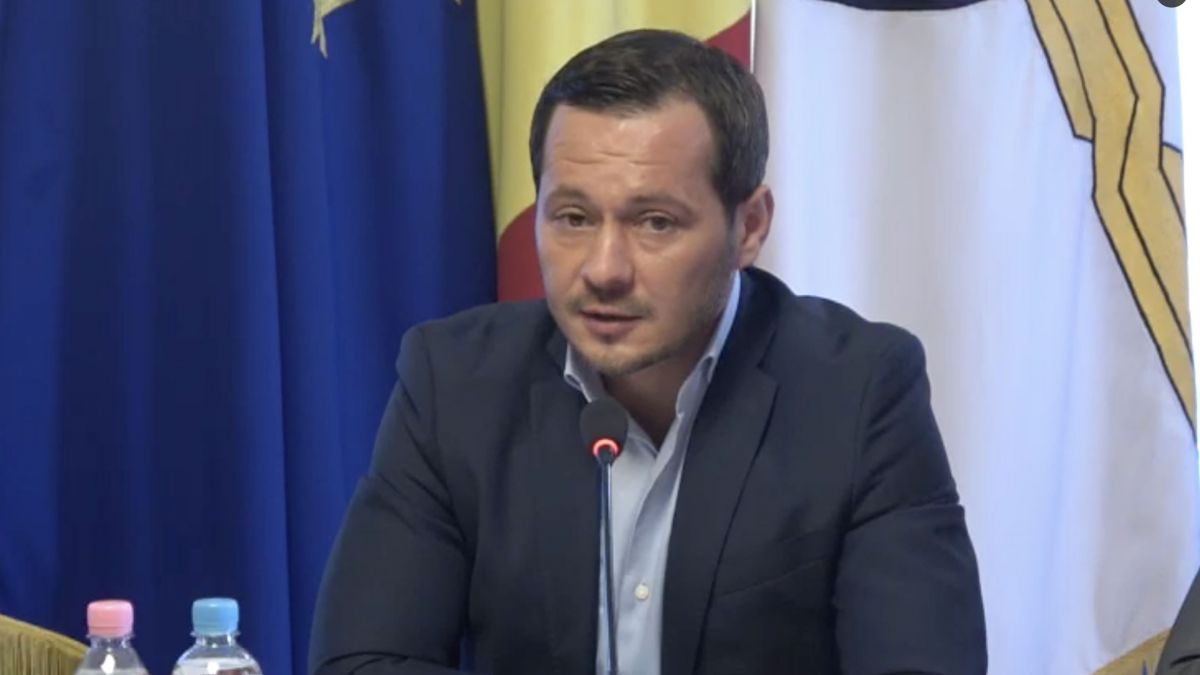 Soluția propusă pentru ambuteiajele din Chișinău: Modificarea programului de muncă al Primăriei și Preturilor. Codreanu: „Vorbiți și cu studenții”