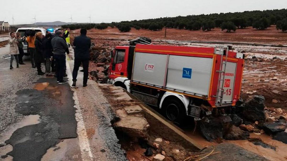 Spania: Ploile torențiale au luat viața unui pompier. Cât de mult a crescut nivelul apei în ultimele ore