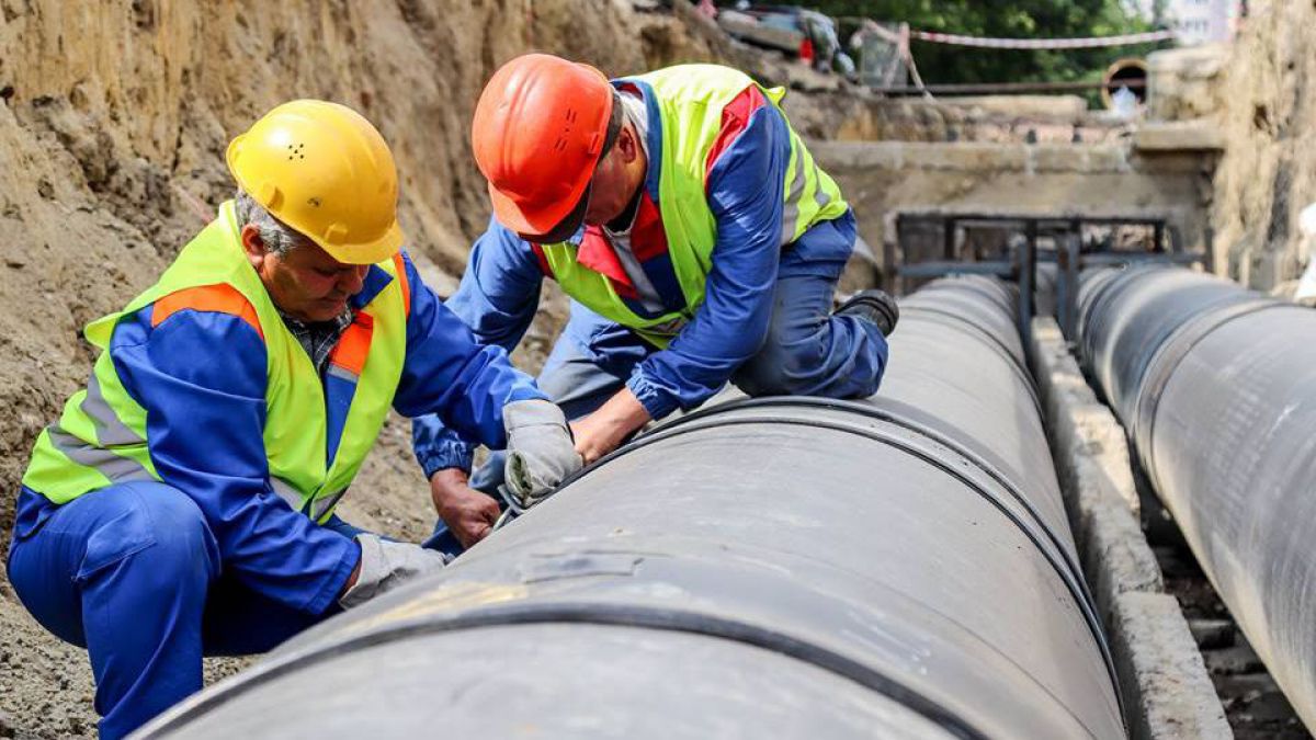 Sute de locuitori ai capitalei vor beneficia de un sistem modernizat de livrare a apei calde
