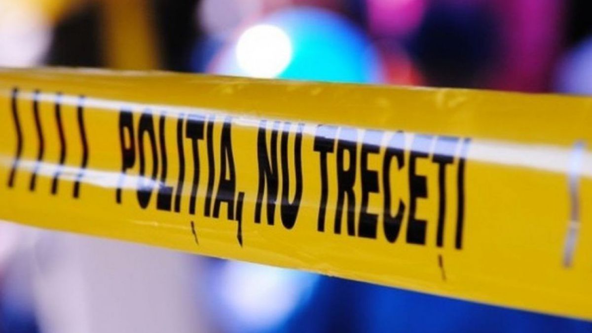 Taraclia: Un bărbat a murit, iar alți doi pasageri au ajuns la spital, după ce mașina în care se aflau s-a tamponat într-un copac