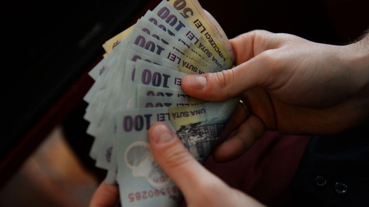 Tinerii care dețin cetățenie română pot lua credite de până la 40 de mii de lei românești, iar statul achită dobânda