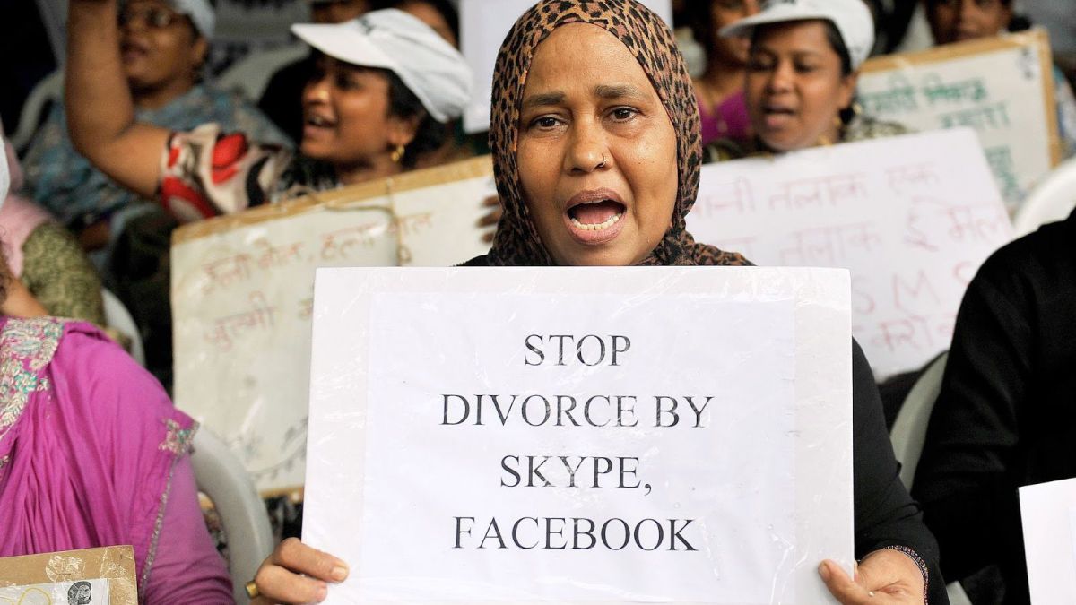 Tradiția prin care bărbatul poate divorța instantaneu spunând de trei ori cuvântul „divorț” în prezența soției, anulată în India