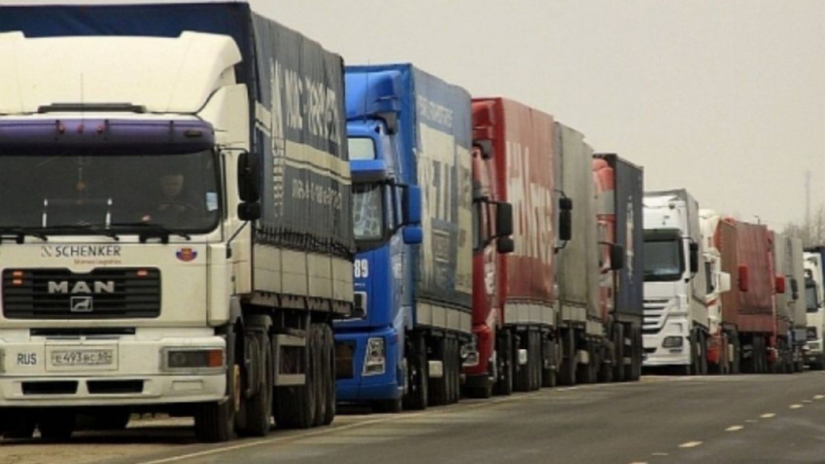 Transportatorii amenință cu proteste. Au făcut o solicitare către ministrul Economiei