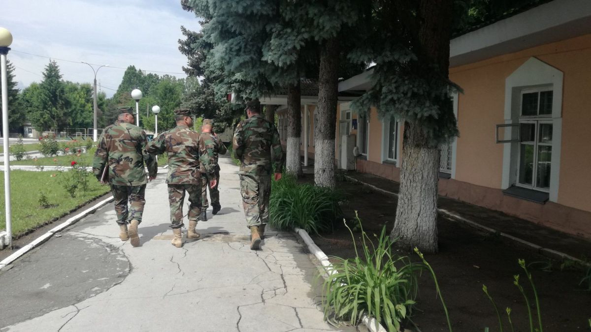 Trei militari în termen, bătuți la o brigadă militară. Un angajat al Armatei Naționale a fost demis (UPDATE)