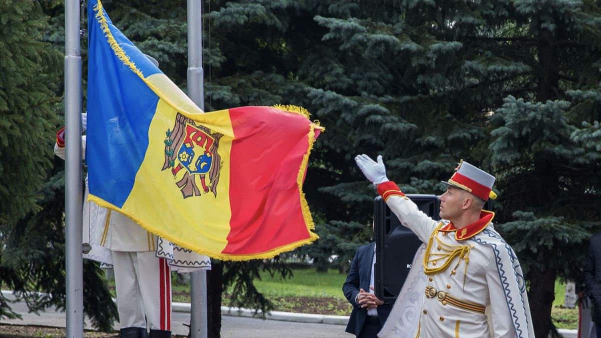 Tu ce știi despre drapelul Republicii Moldova? AGORA te invită să-ți cunoști tricolorul. Vino și joacă-te! (QUIZ)