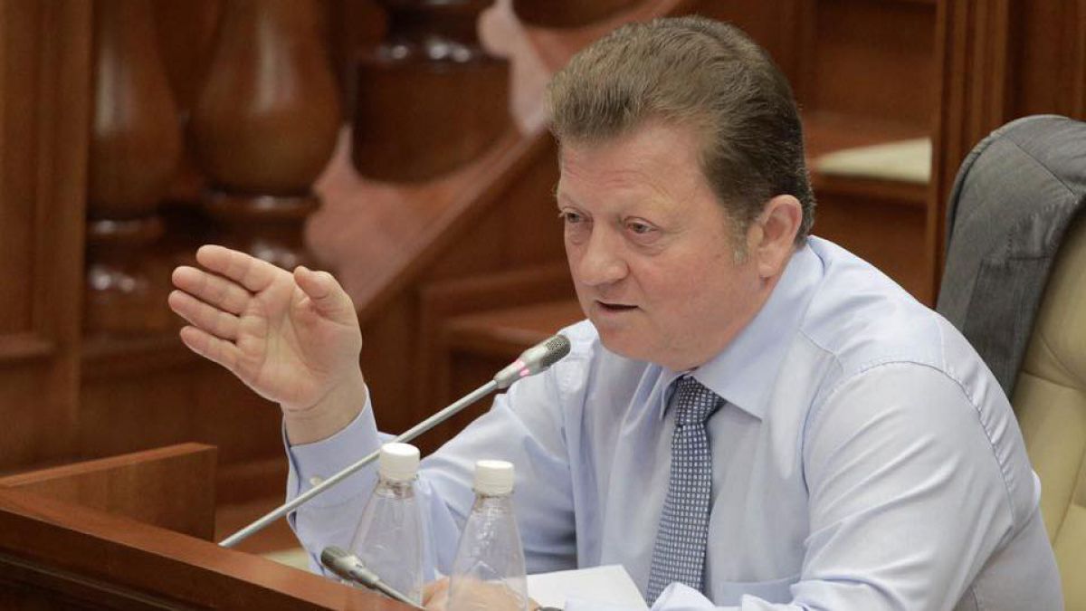 Țurcan nu renunță: Trei magistrați vor examina cererea de anulare a hotărârii prin care a fost destituit de la șefia Curții Constituționale