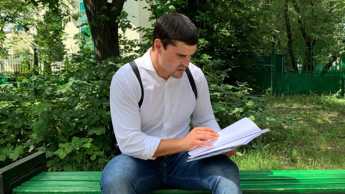 Țuțu spune că ar fi „în permanență filat la domiciliu”. Fostul deputat afirmă că va sesiza instituțiile competente și corpul diplomatic